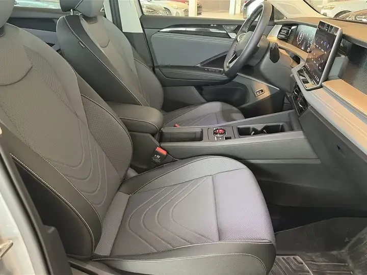 VW Tiguan Comfortline/4MOTION/ПОДГРЕВИ/CARFAX, снимка 9 - Автомобили и джипове - 55173279