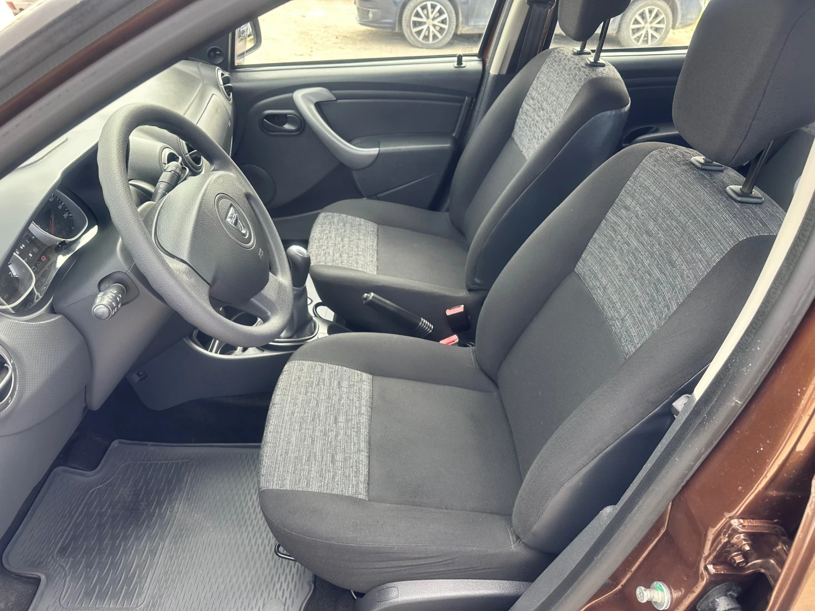 Dacia Duster 1.6 Б/Газ - изображение 8