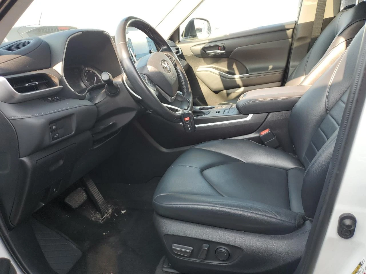 Toyota Highlander XLE/4X4/ПАНОРАМА - изображение 7