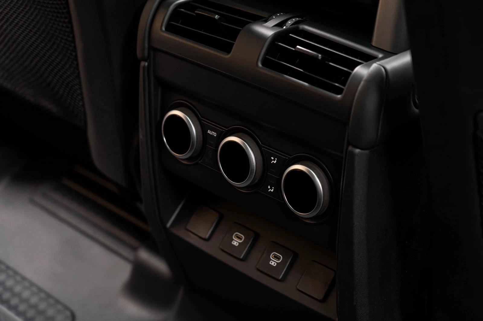 Land Rover Defender X-DYNAMIC HSE 3.0D | Mobile.bg � ����������� 17