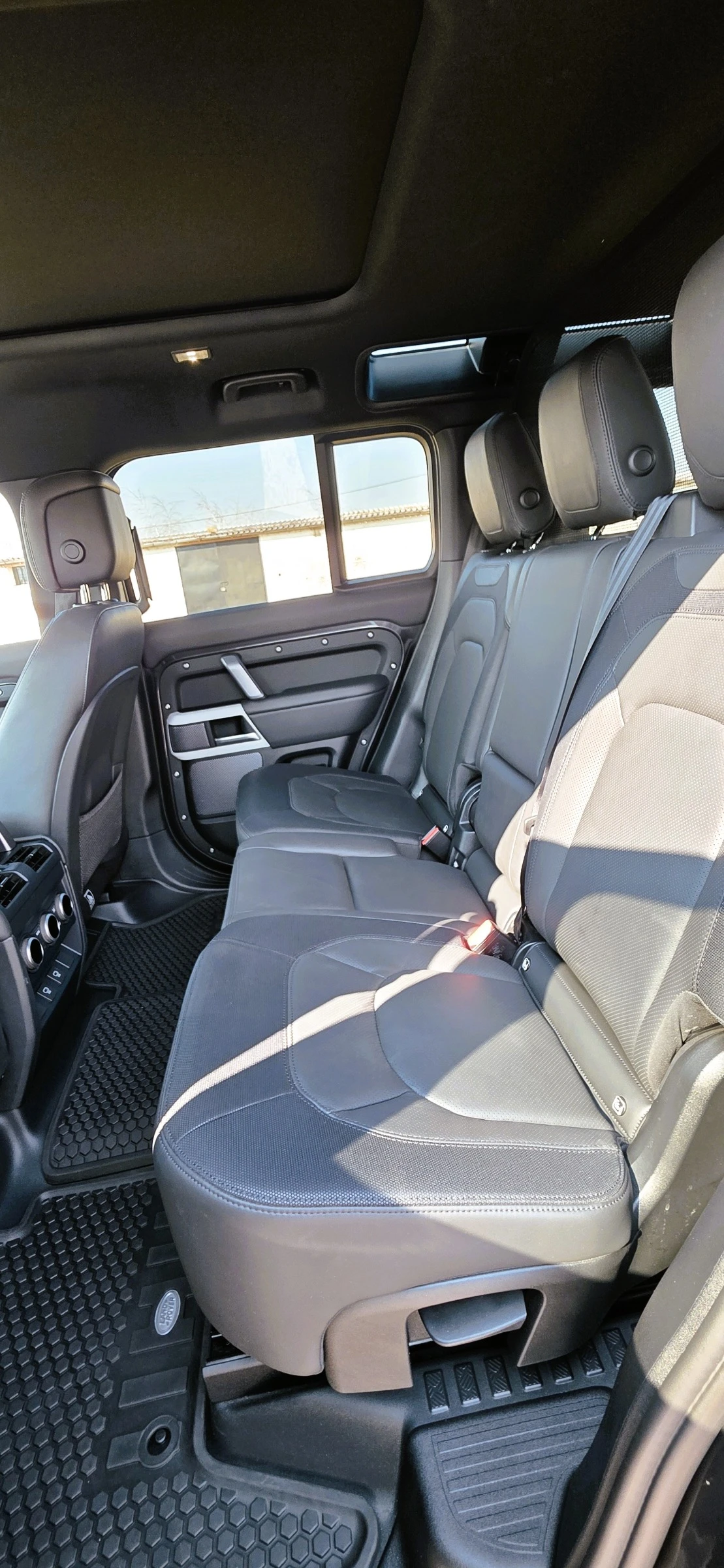 Land Rover Defender X-DYNAMIC HSE 3.0D, снимка 9 - Автомобили и джипове - 53738280