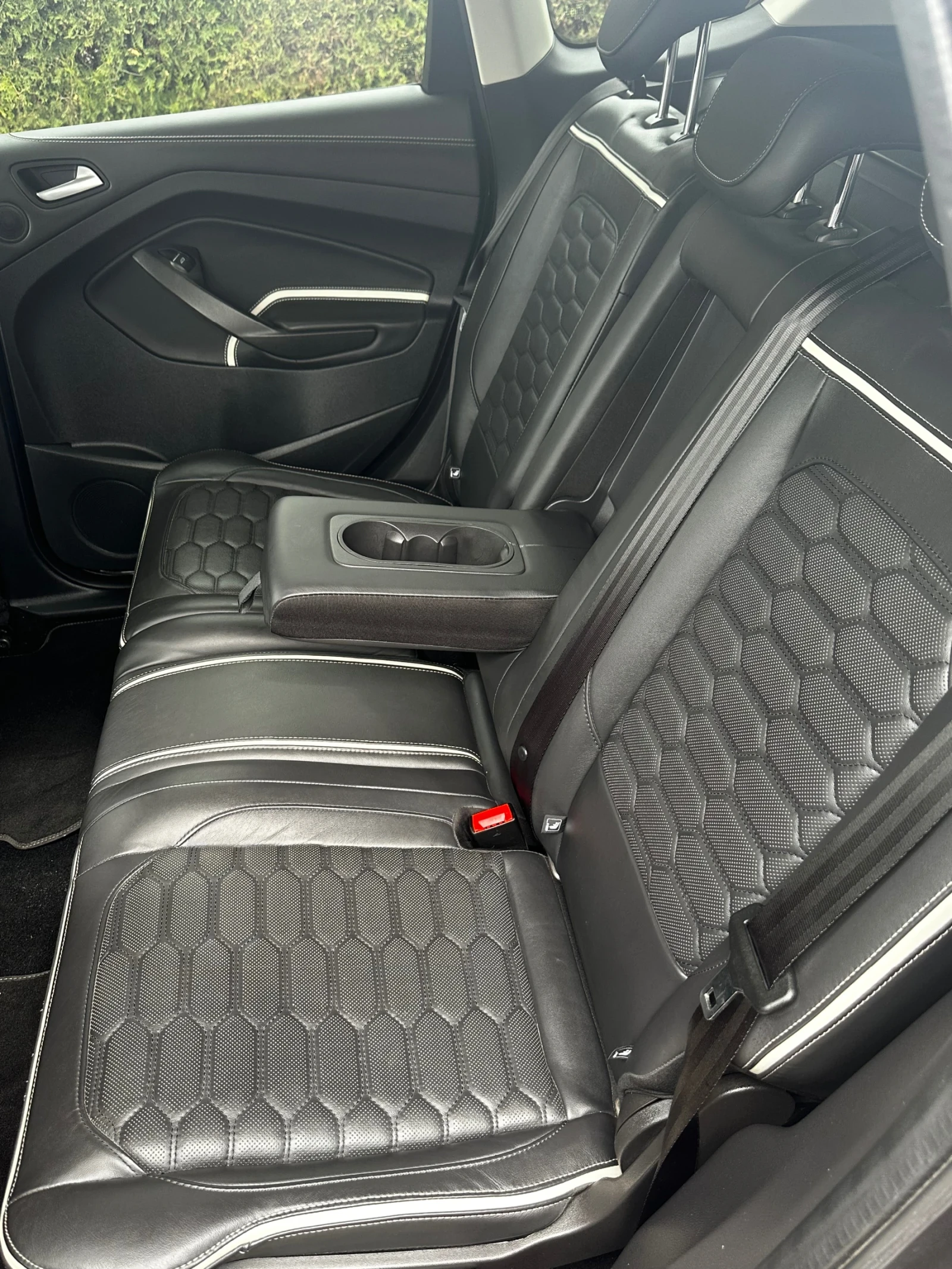 Ford Kuga 2.0 VIGNALE  4x4  KEYLESS , снимка 17 - Автомобили и джипове - 54358869