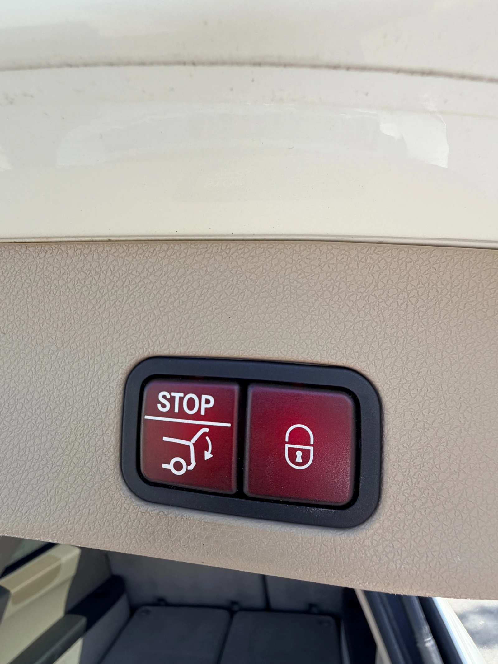 Mercedes-Benz GL 550 AMG PACK | HARMAN KARDON | FULL | 7 МЕСТА , снимка 17 - Автомобили и джипове - 54394784