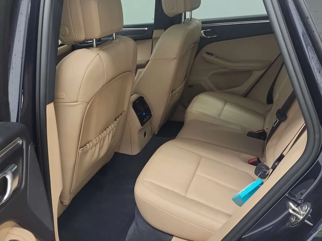 Porsche Macan * AWD * Един собственик * Без инциденти * CARFAX *, снимка 10 - Автомобили и джипове - 54952836