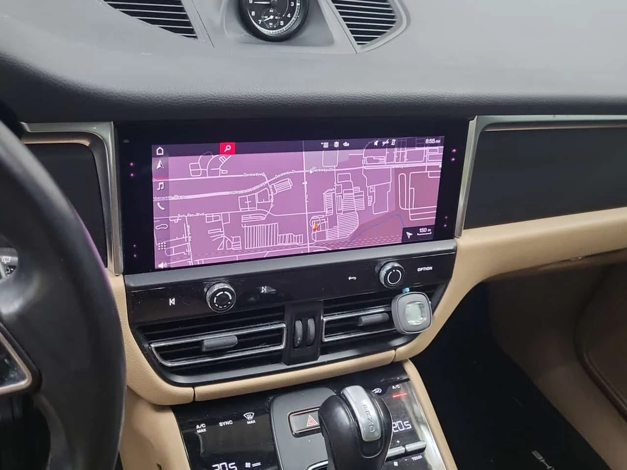 Porsche Macan * AWD * Един собственик * Без инциденти * CARFAX *, снимка 8 - Автомобили и джипове - 54952836