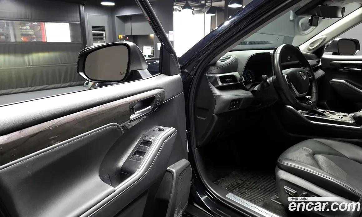 Toyota Highlander PLATINUM LUXURY/360CAM/HEAD UP/PANO, снимка 9 - Автомобили и джипове - 54999695