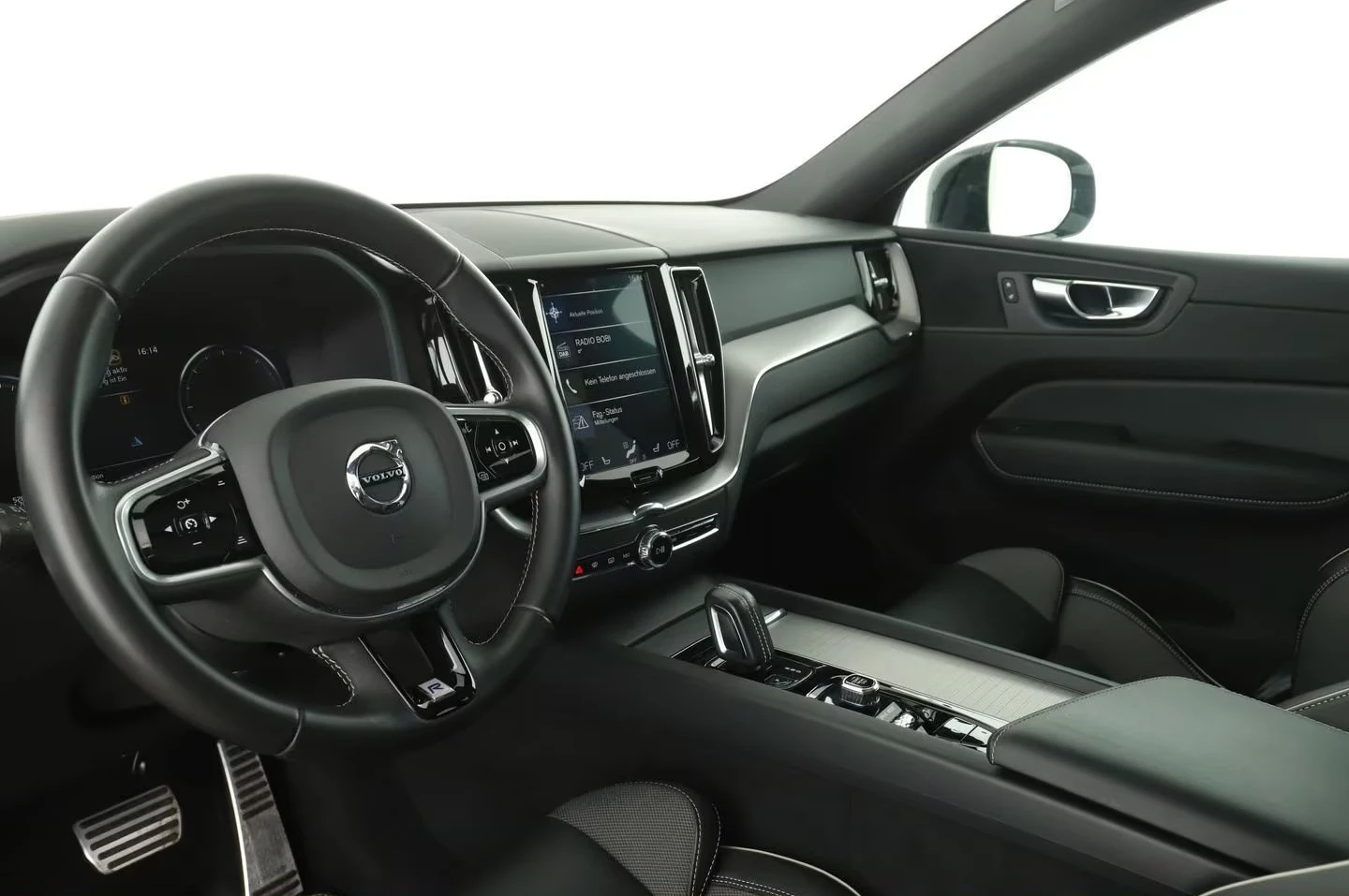 Volvo XC60 B4 AWD R-Design| HUD| PANORAMA| 4x4| LED| 52000��| | Mobile.bg � ����������� 6