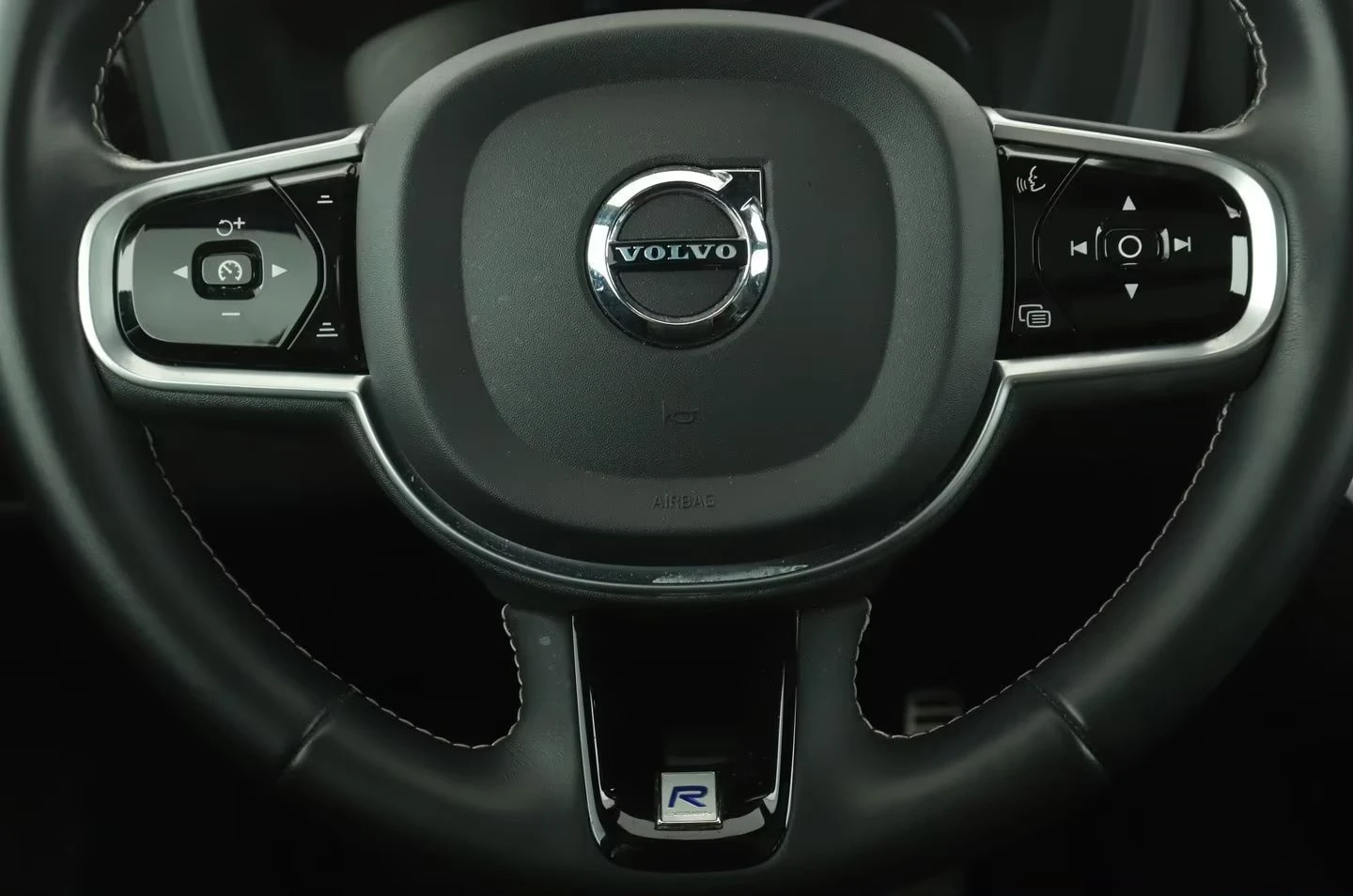 Volvo XC60 B4 AWD R-Design| HUD| PANORAMA| 4x4| LED| 52000��| | Mobile.bg � ����������� 10