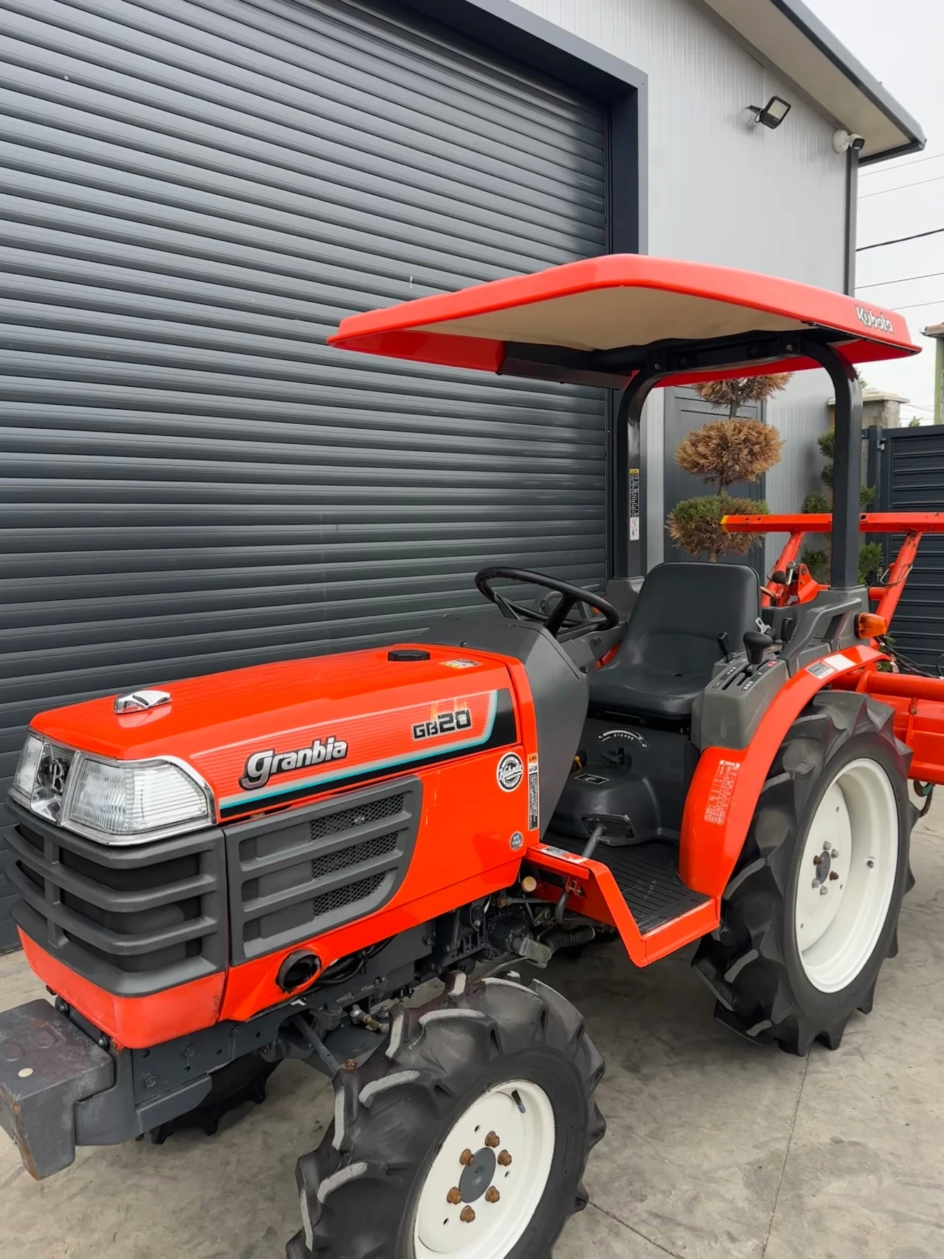 Трактор Kubota GB20 380мч. КАТО НОВ! - изображение 3