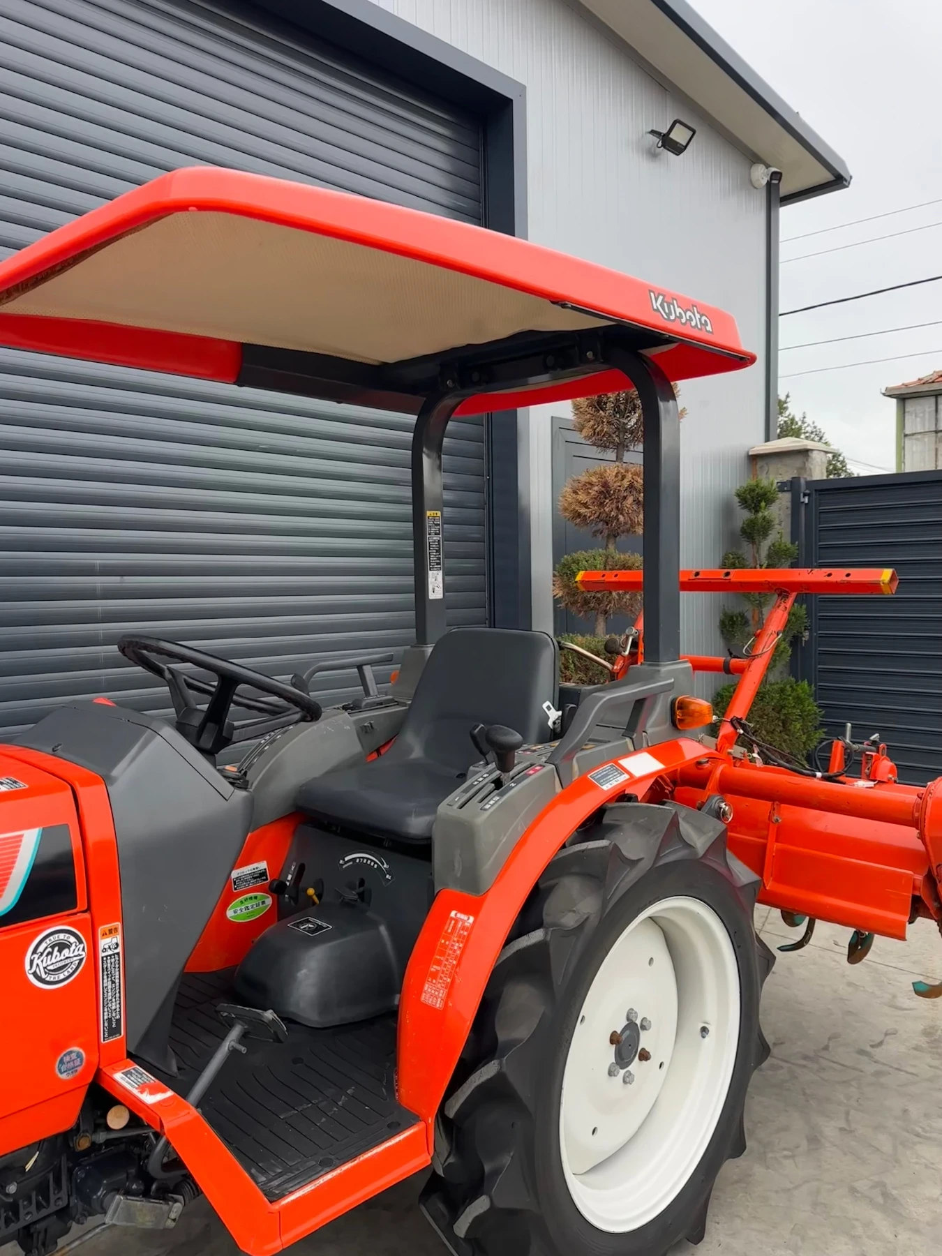 Трактор Kubota GB20 380мч. КАТО НОВ! - изображение 6