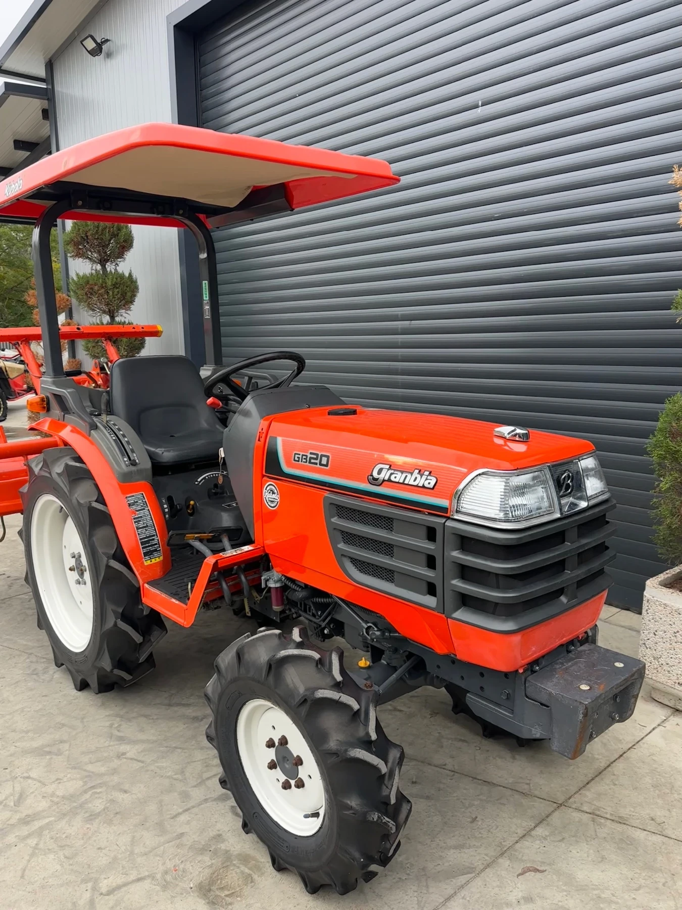 Трактор Kubota GB20 380мч. КАТО НОВ! - изображение 5