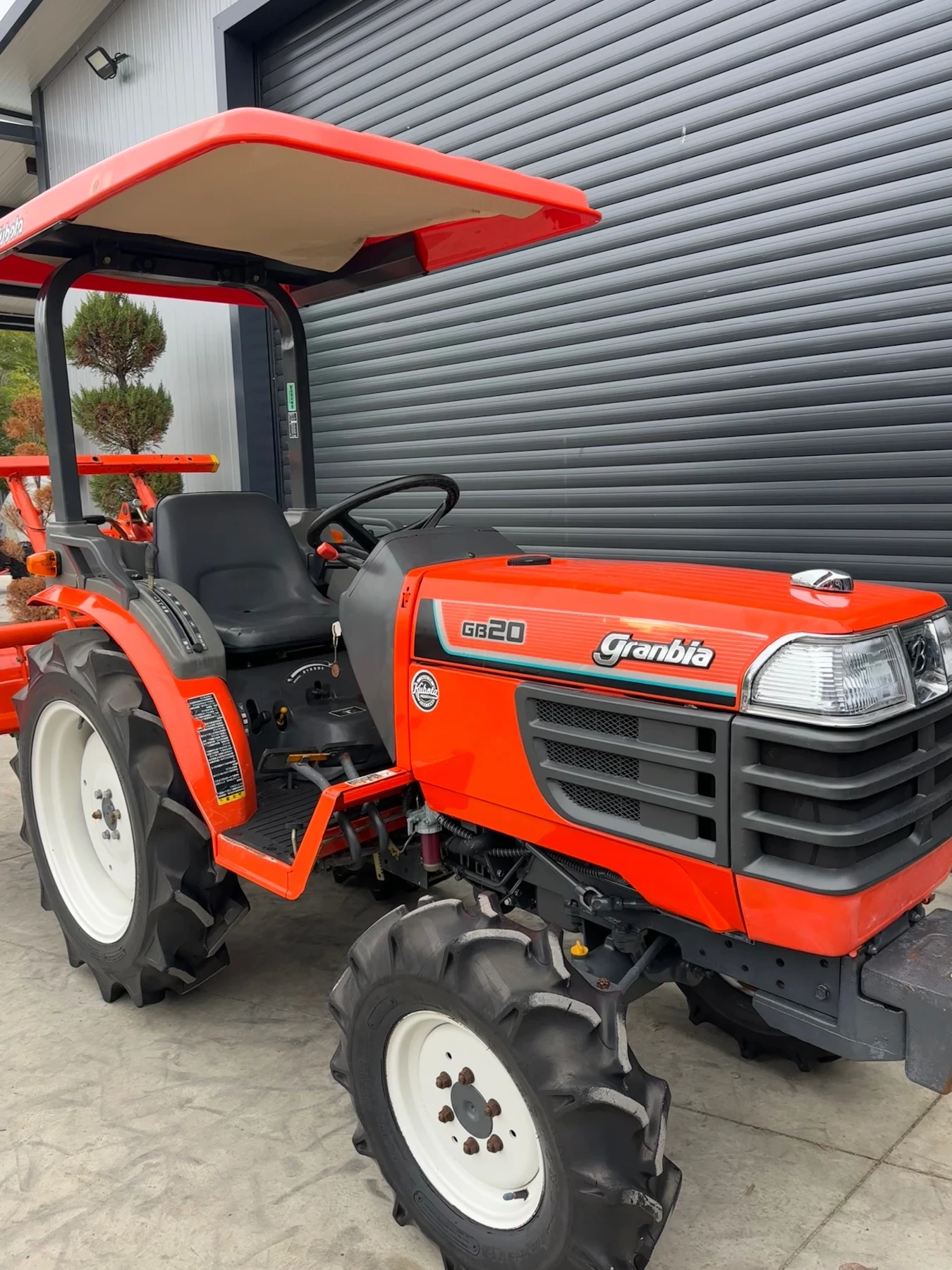 Трактор Kubota GB20 380мч. КАТО НОВ! - изображение 4