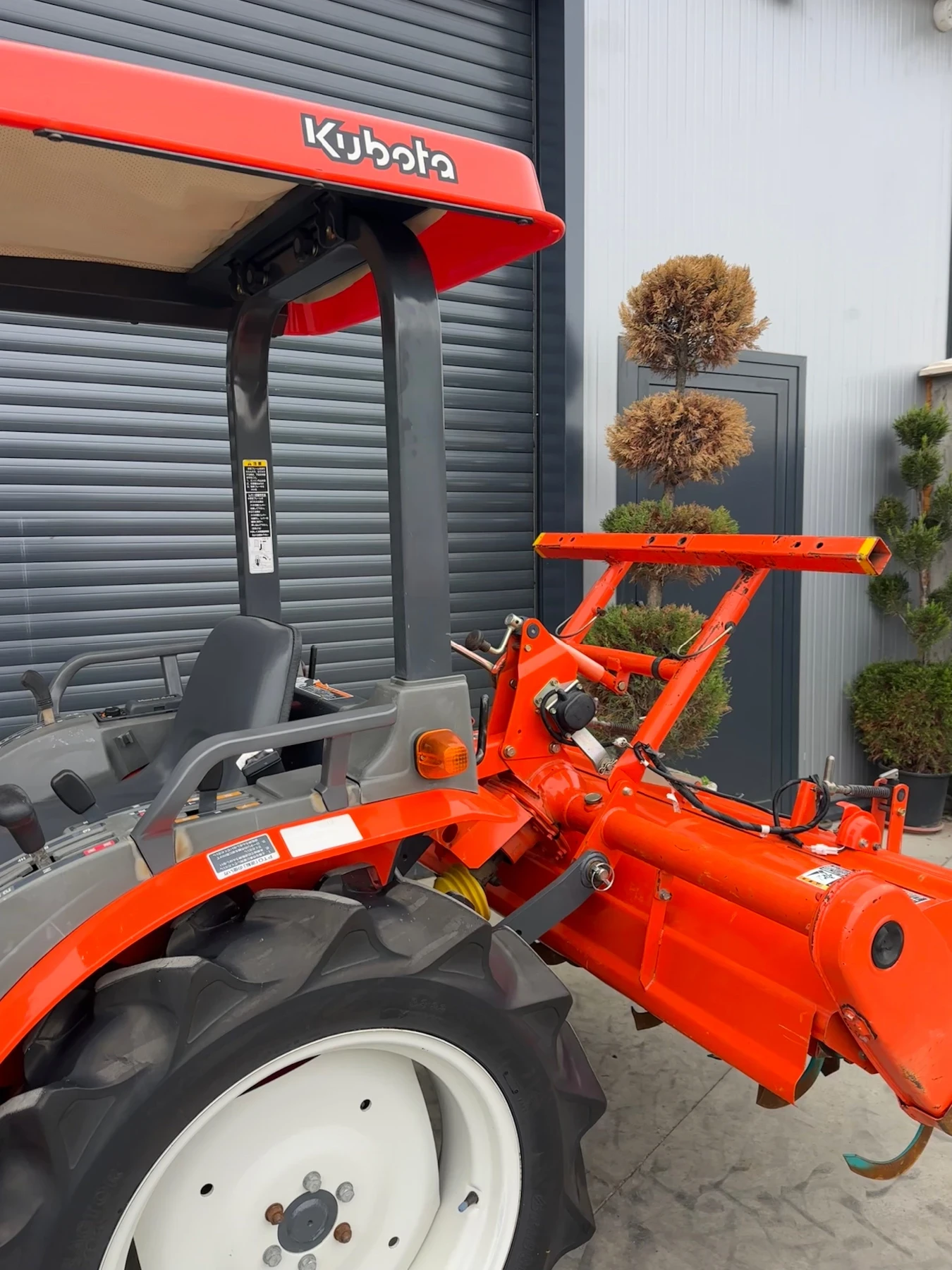 Трактор Kubota GB20 380мч. КАТО НОВ! - изображение 8