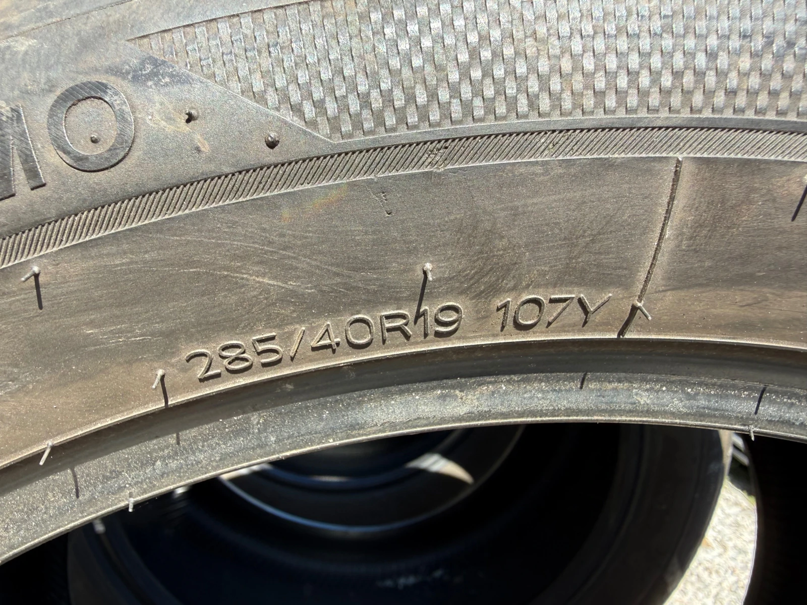 Гуми Летни 285/40R19, снимка 5 - Гуми и джанти - 53767730