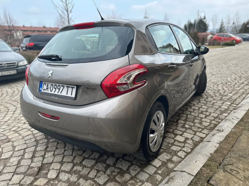 Peugeot 208 1.4 Обслужен. Каско, снимка 5 - Автомобили и джипове - 49312962