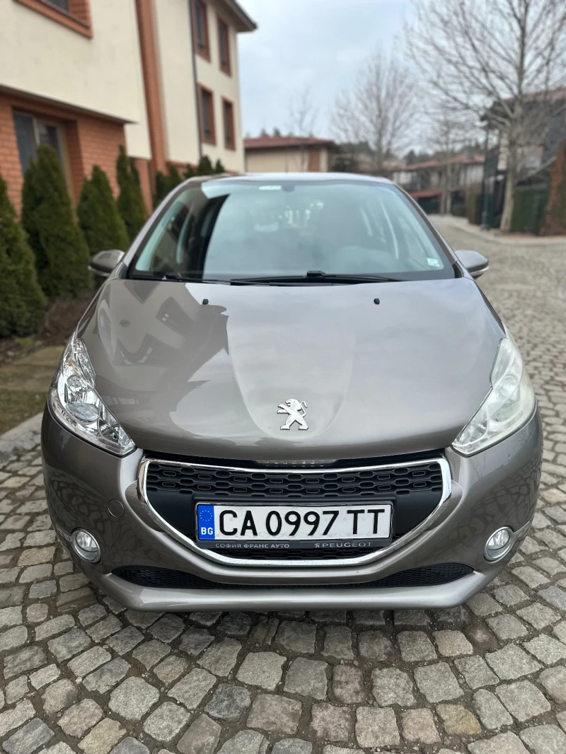 Peugeot 208 1.4 Обслужен. Каско, снимка 3 - Автомобили и джипове - 49312962