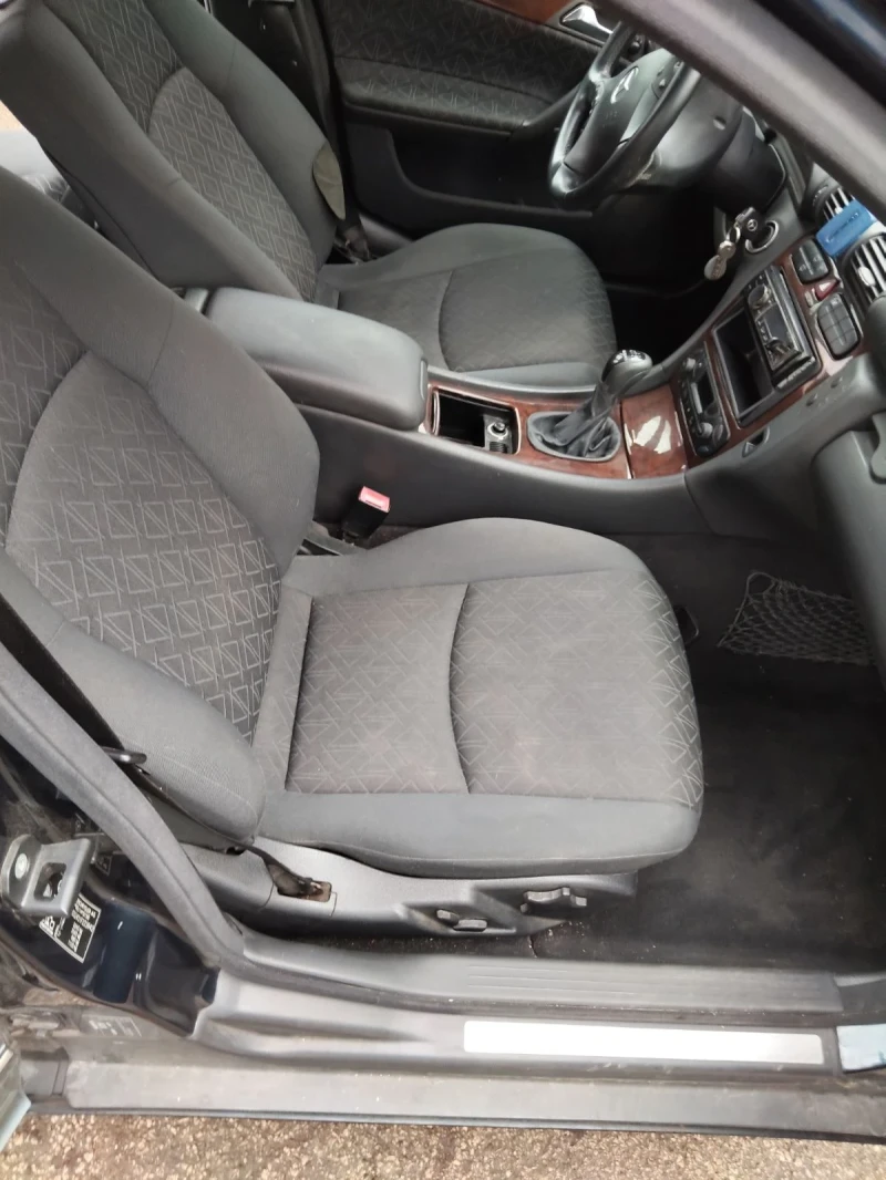 Mercedes-Benz C 200, снимка 10 - Автомобили и джипове - 52226503