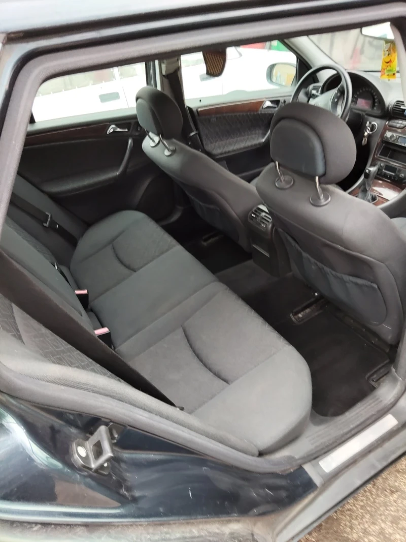 Mercedes-Benz C 200, снимка 13 - Автомобили и джипове - 52226503