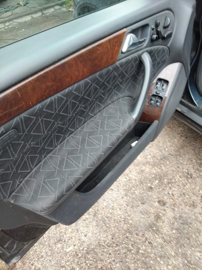 Mercedes-Benz C 200, снимка 7 - Автомобили и джипове - 52226503