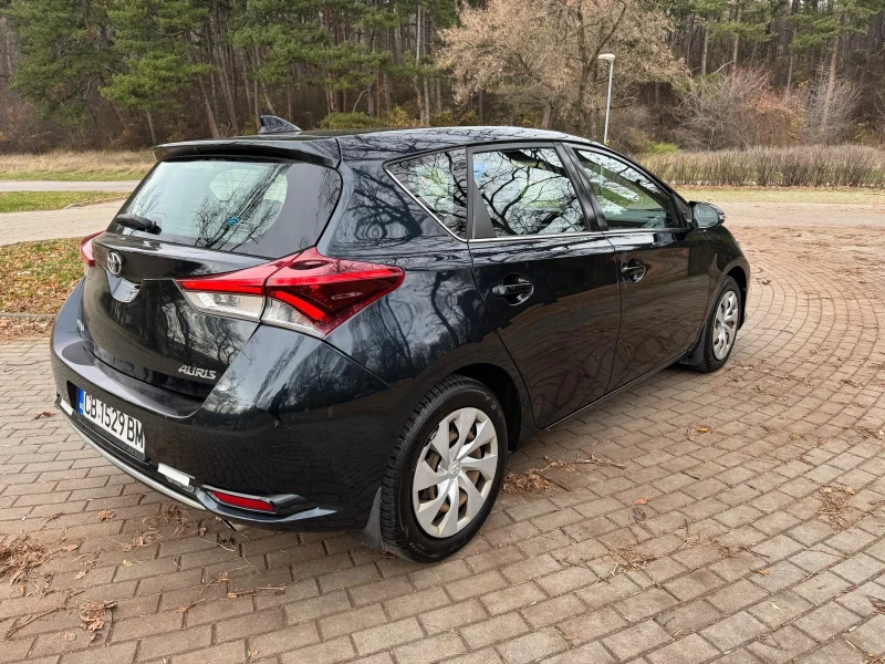 Toyota Auris 1.2 Facelift, снимка 5 - Автомобили и джипове - 52618385