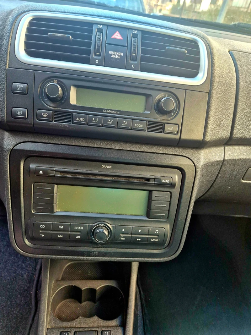 Skoda Roomster 1.4 бензин, снимка 10 - Автомобили и джипове - 52956097