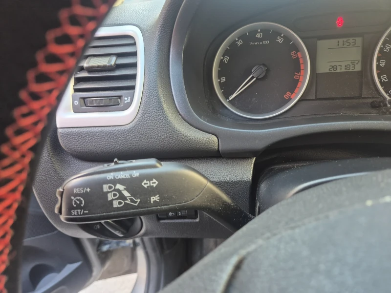 Skoda Roomster Ван, снимка 8 - Автомобили и джипове - 52956097