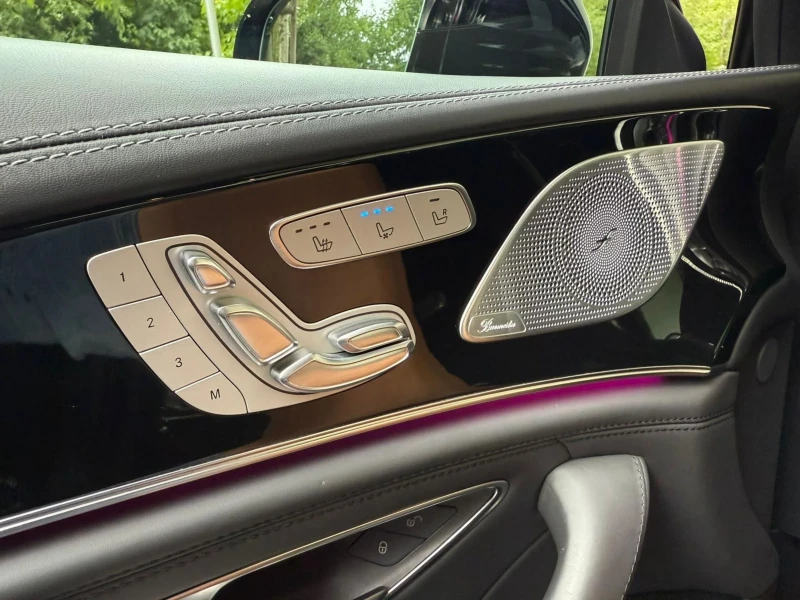 Mercedes-Benz AMG GT 63S / 4-MATIC+ / CERAMIC BRAKES / AERO PACK, снимка 13 - Автомобили и джипове - 53160503