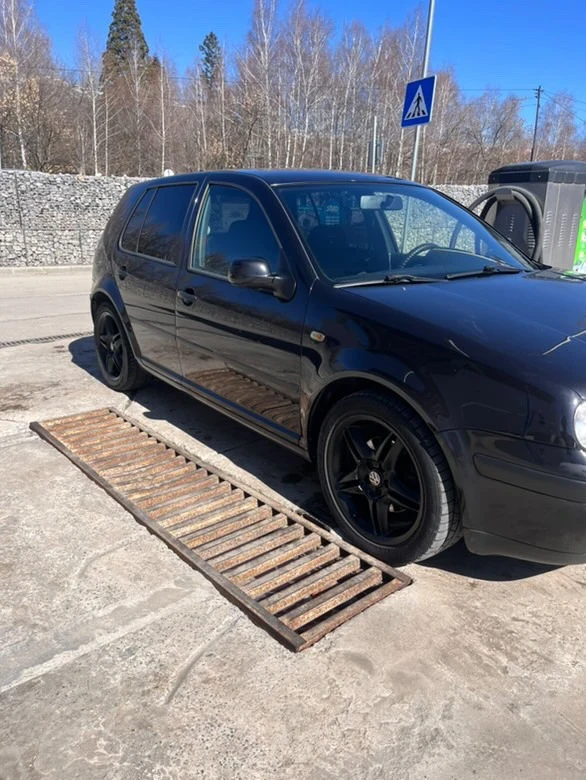 VW Golf 1.9, снимка 2 - Автомобили и джипове - 49483054