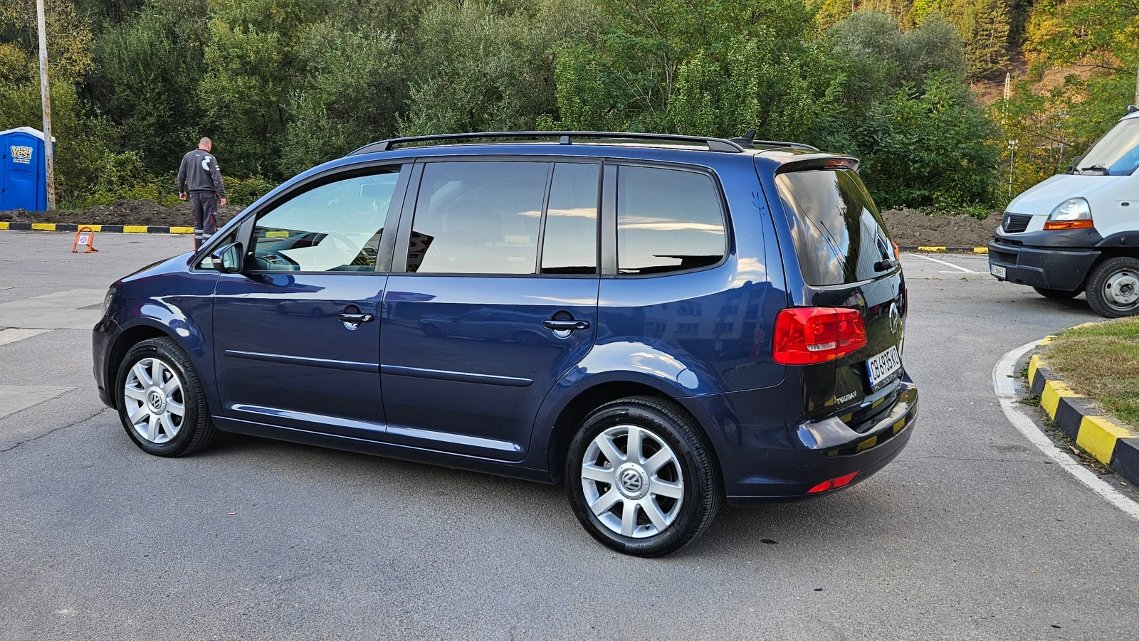 VW Touran  TDI AVTOMAT/NAVIG/7mesta - изображение 4