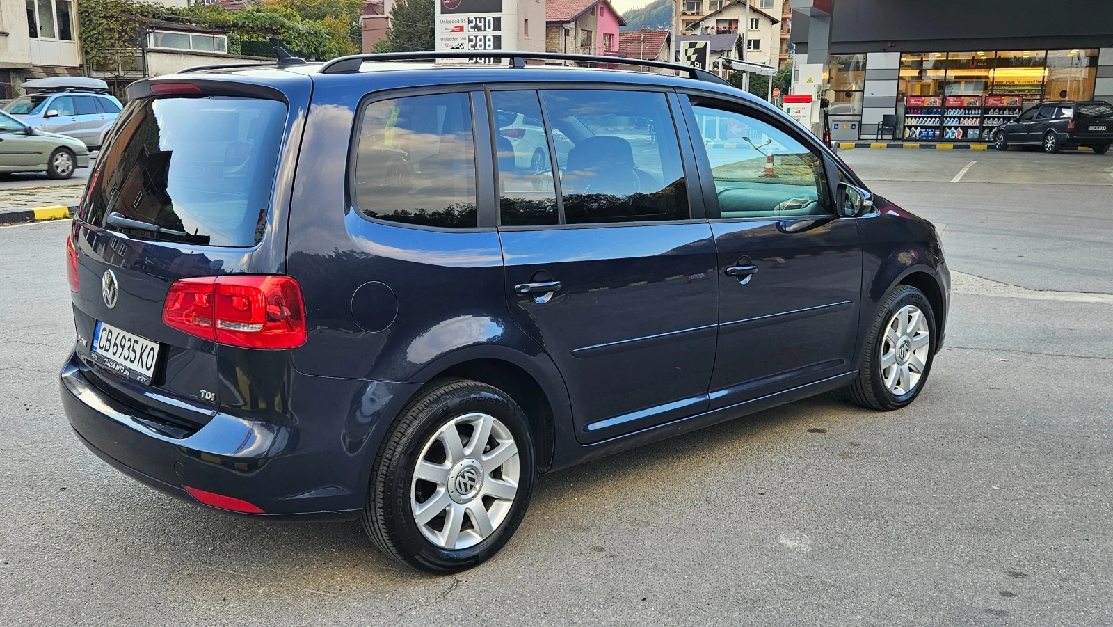 VW Touran  TDI AVTOMAT/NAVIG/7mesta - изображение 6