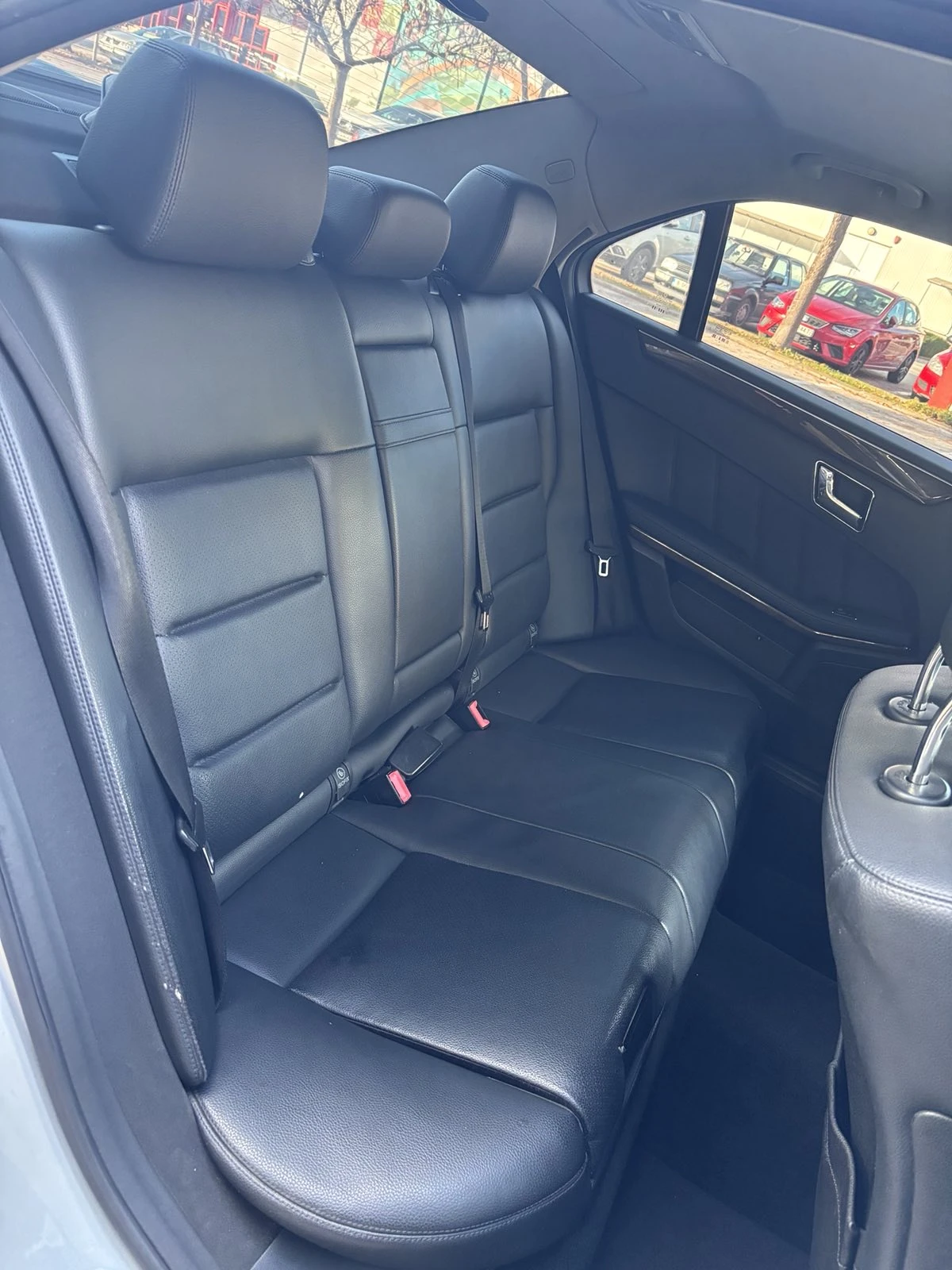 Mercedes-Benz E 220  - изображение 9