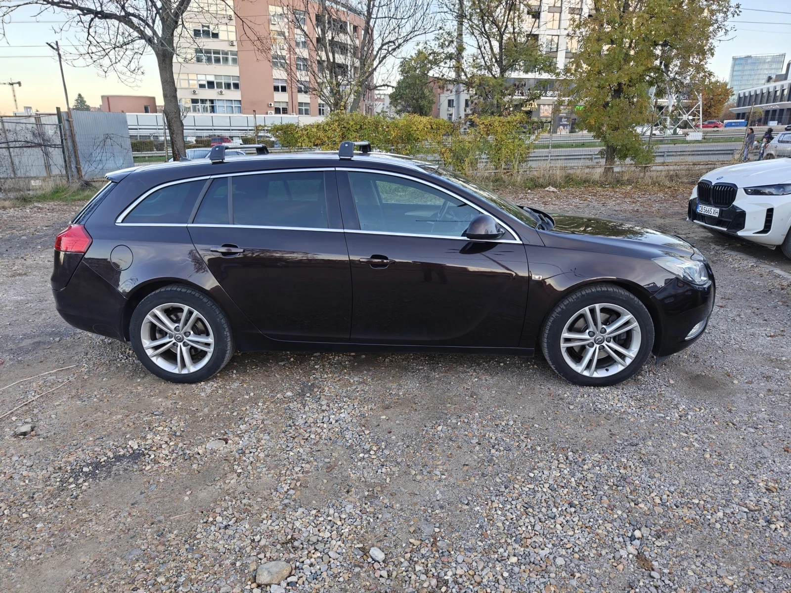 Opel Insignia 2.0 CDTI Sports tourer 4x4 - изображение 2