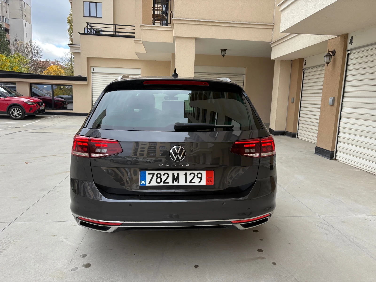 VW Passat  Digital, Distronic, Keyless, Камера, История - изображение 8