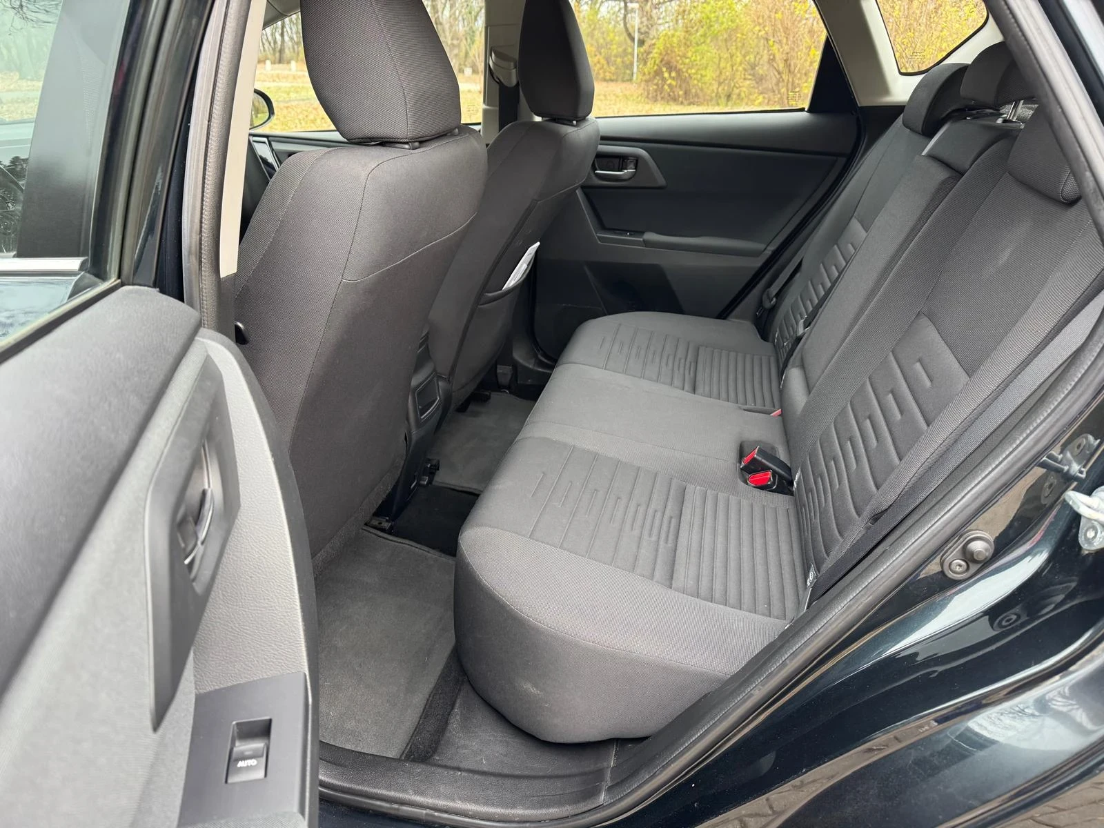 Toyota Auris 1.2 Facelift | Mobile.bg � ����������� 9