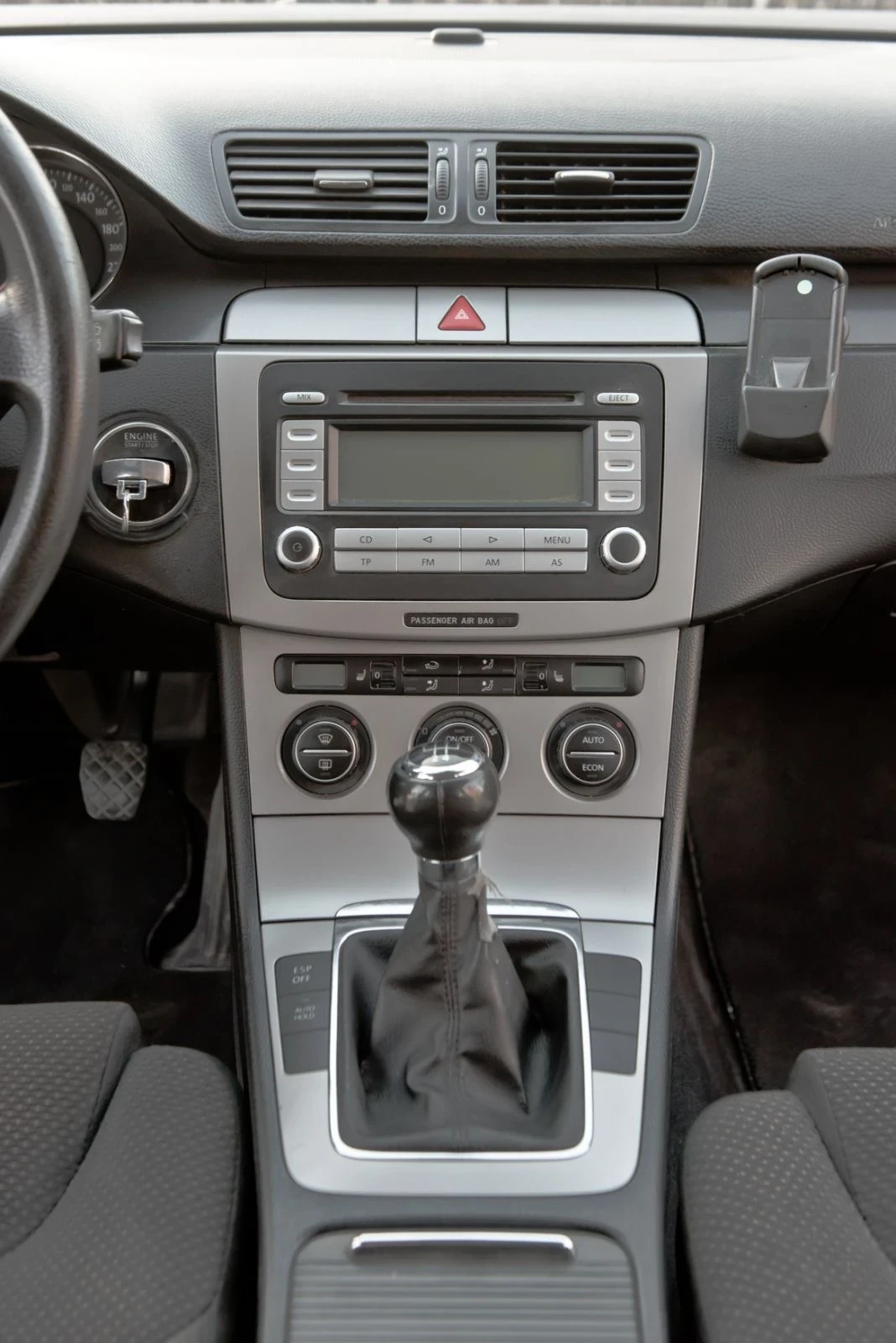 VW Passat 1.9TDI 105 BIXENON, снимка 12 - Автомобили и джипове - 53599940