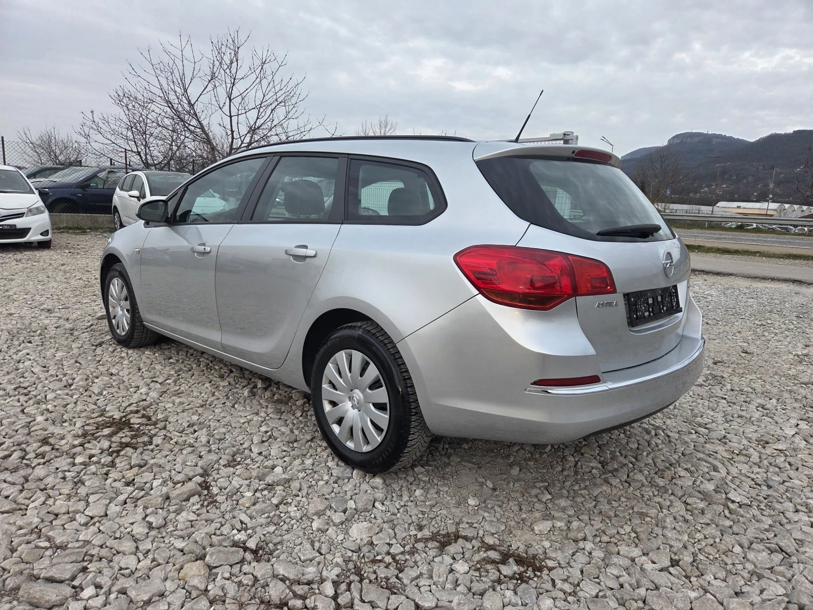 Opel Astra 1.6cdti* Italy* , снимка 5 - Автомобили и джипове - 53927873