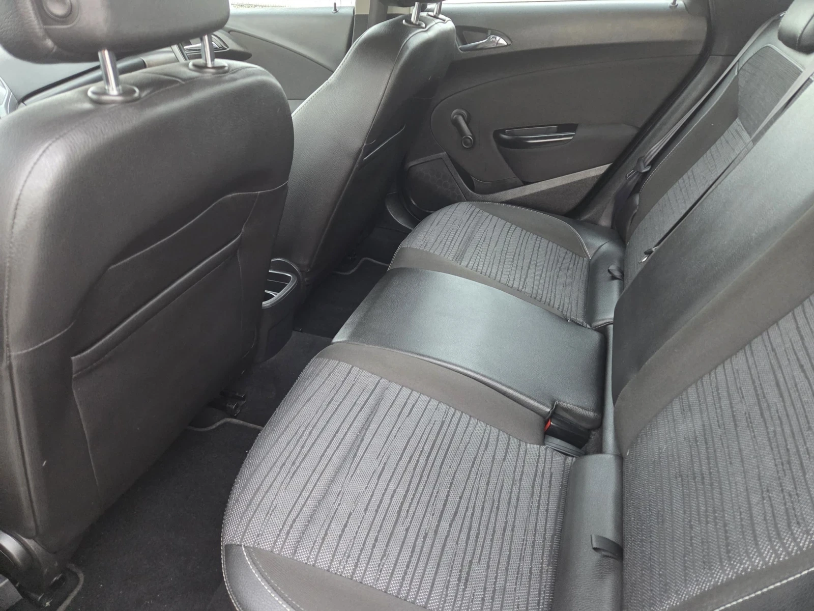 Opel Astra 1.6cdti* Italy* , снимка 12 - Автомобили и джипове - 53927873