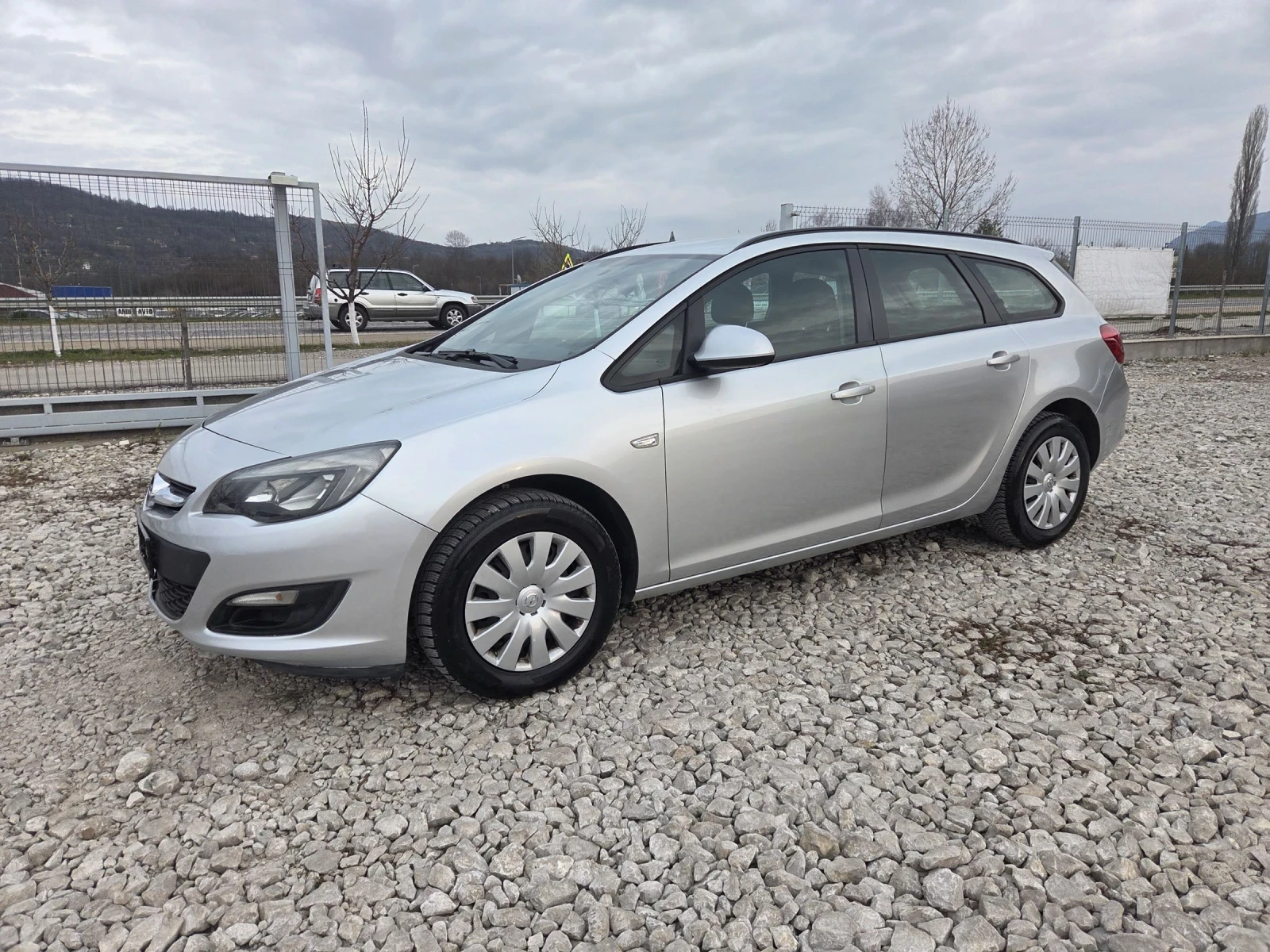 Opel Astra 1.6cdti* Italy* , снимка 7 - Автомобили и джипове - 53927873