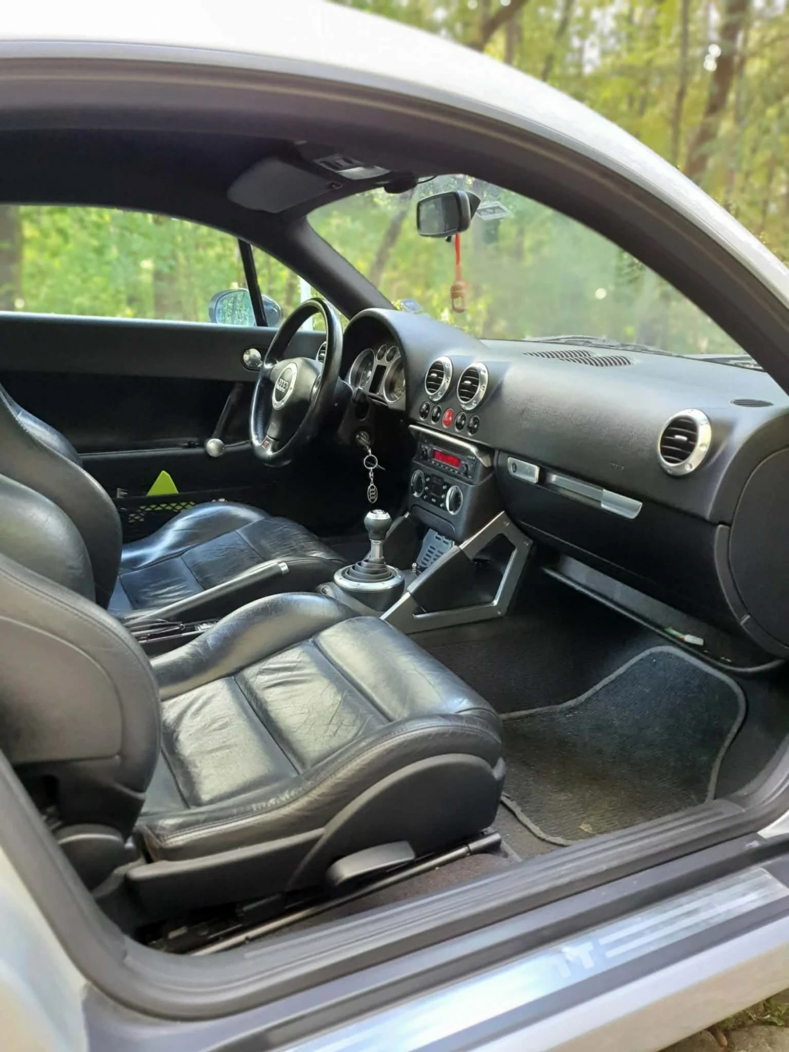 Audi Tt 1.8T, снимка 8 - Автомобили и джипове - 54178093