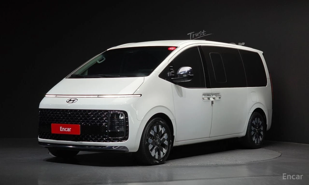 Hyundai Staria L 3.5 LOUNGE* LPG* 7 SEATER* МОНИТОРИ* ОБДУХ* 360*