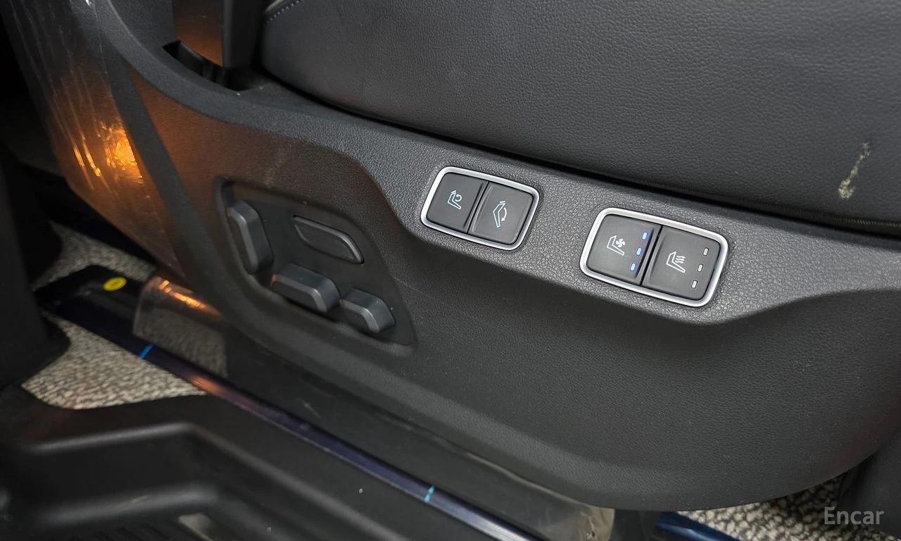 Hyundai Staria L 3.5 LOUNGE* LPG* 7 SEATER* МОНИТОРИ* ОБДУХ* 360*, снимка 17 - Автомобили и джипове - 54663826