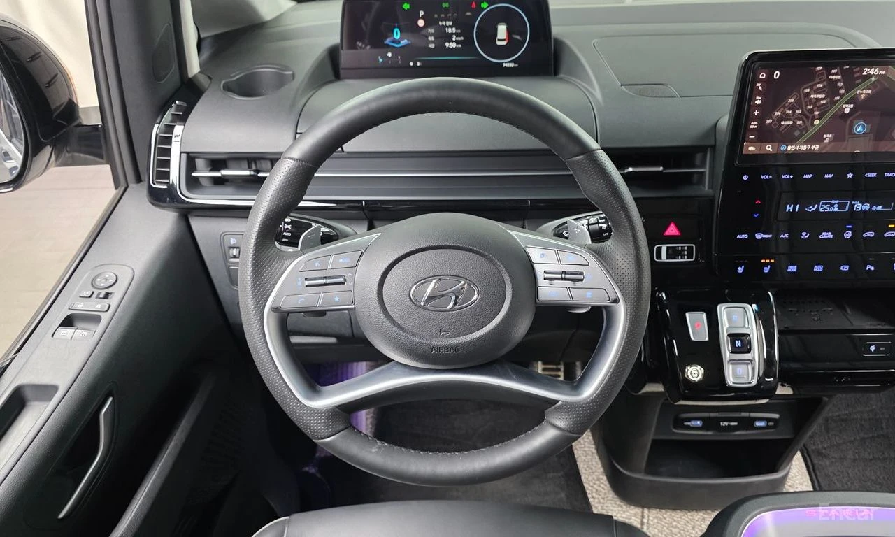 Hyundai Staria L 3.5 LOUNGE* LPG* 7 SEATER* МОНИТОРИ* ОБДУХ* 360*, снимка 12 - Автомобили и джипове - 54663826