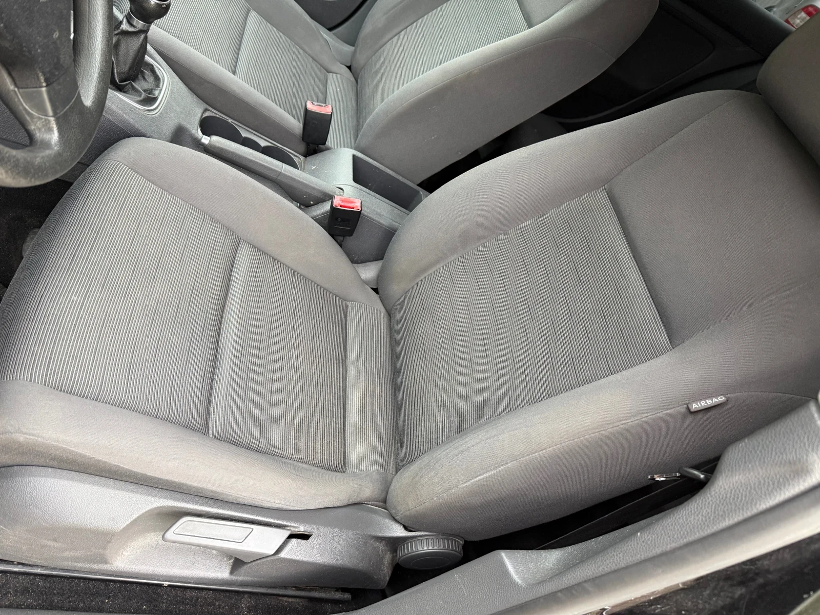 VW Golf 1.9tdi, снимка 11 - Автомобили и джипове - 54947932