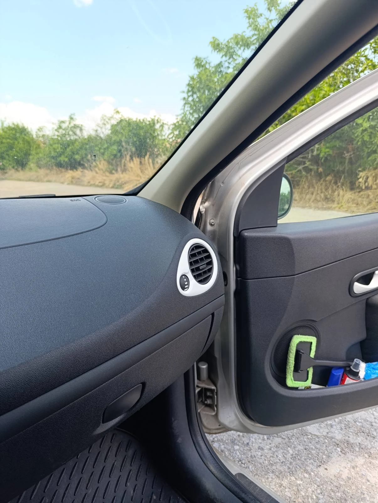 Renault Clio III, снимка 15 - Автомобили и джипове - 55012992
