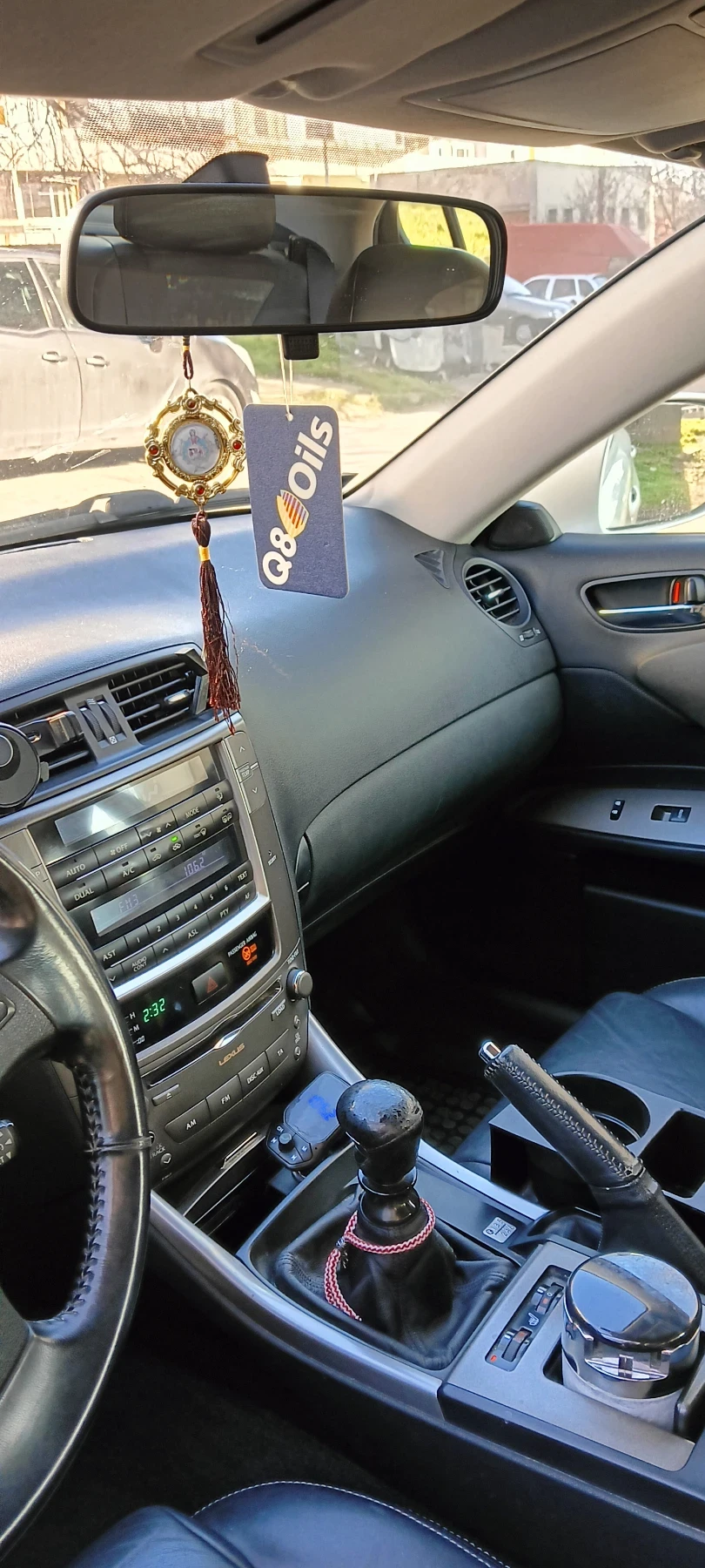 Lexus IS 220d, снимка 11 - Автомобили и джипове - 55123756