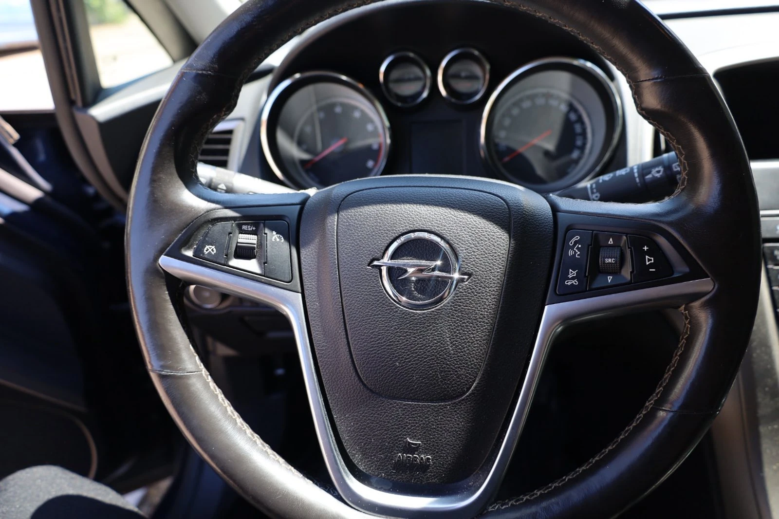Opel Astra, снимка 12 - Автомобили и джипове - 55860308