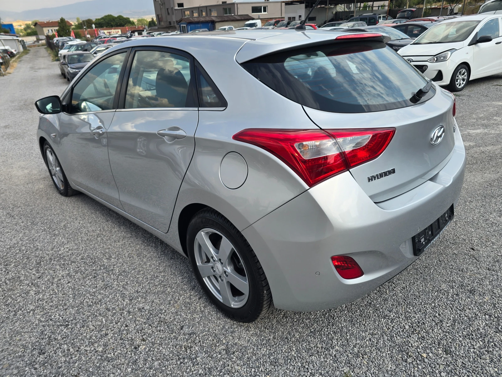 Hyundai I30 1.6-CRDI-EURO6W, снимка 7 - Автомобили и джипове - 55902717
