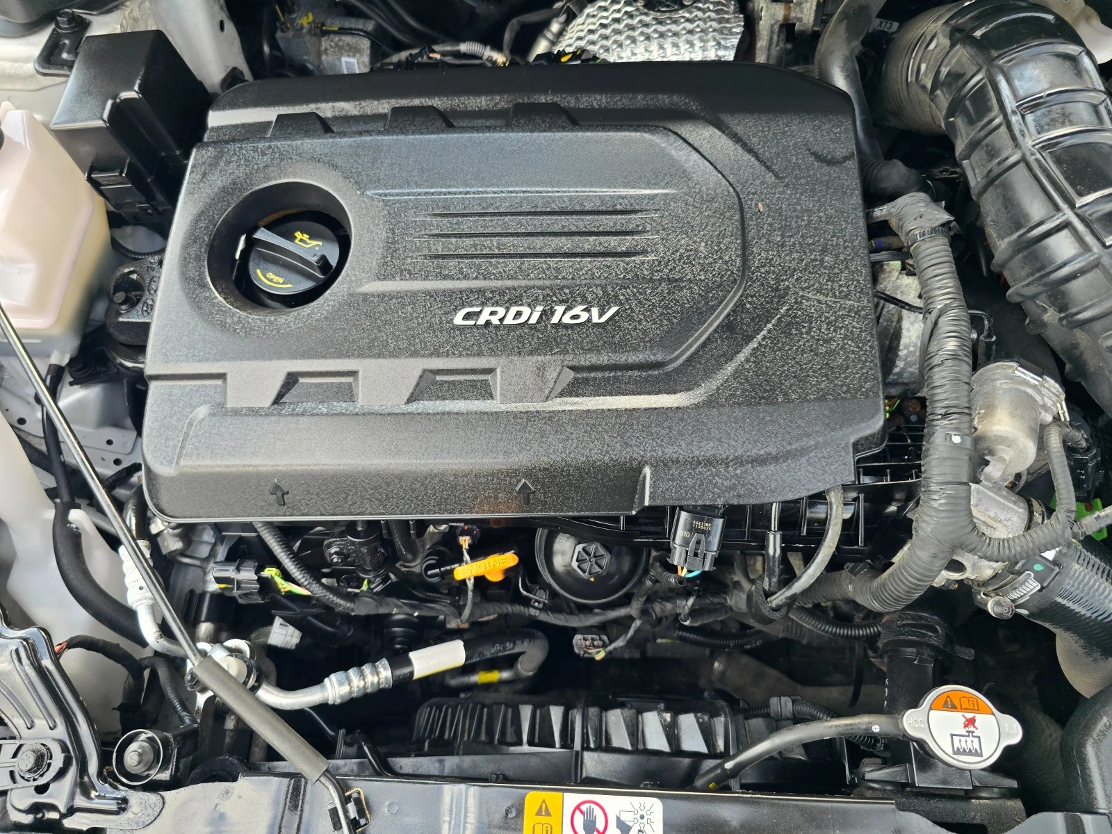 Hyundai I30 1.6-CRDI-EURO6W, снимка 11 - Автомобили и джипове - 55902717
