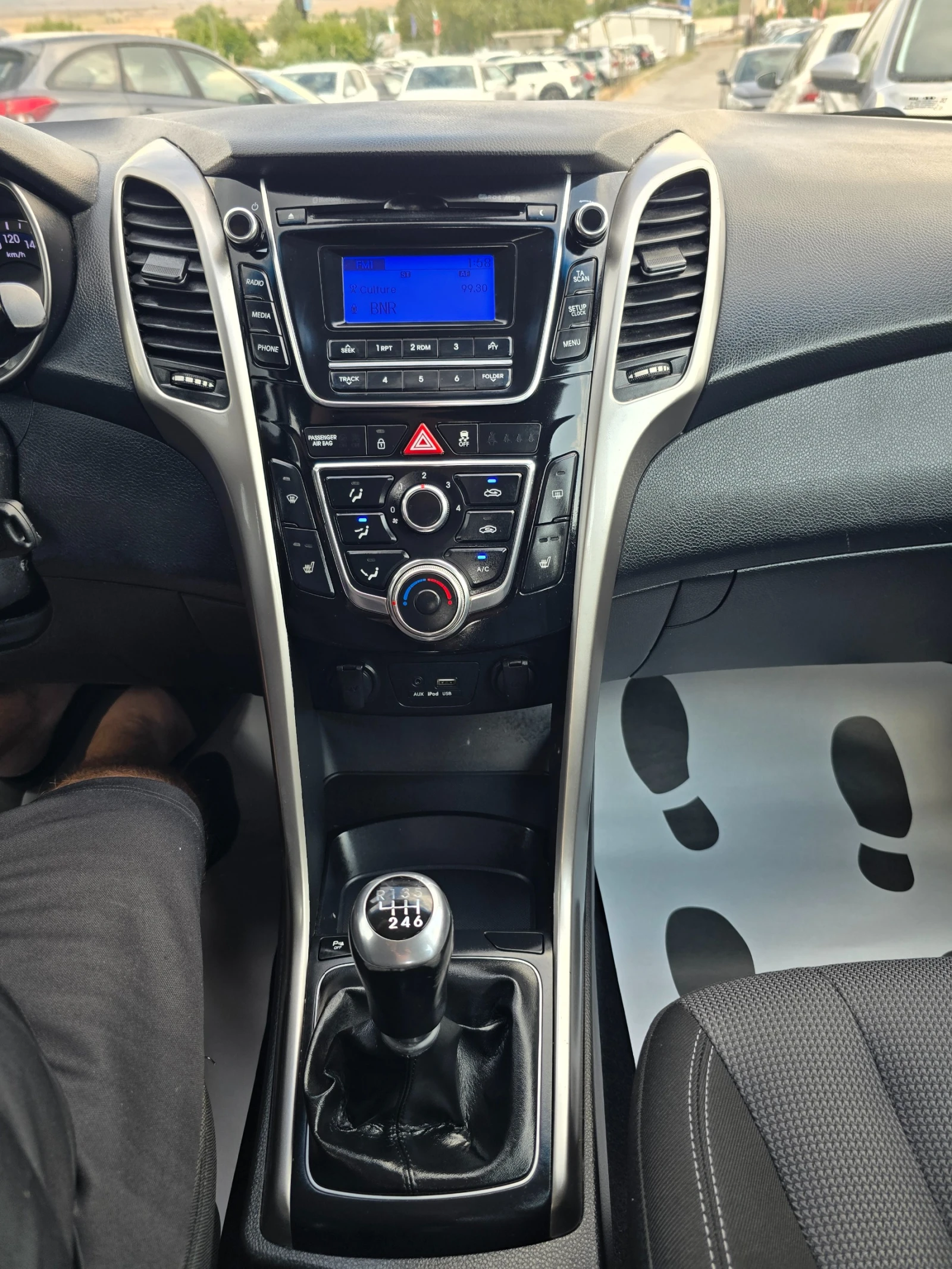 Hyundai I30 1.6-CRDI-EURO6W, снимка 15 - Автомобили и джипове - 55902717