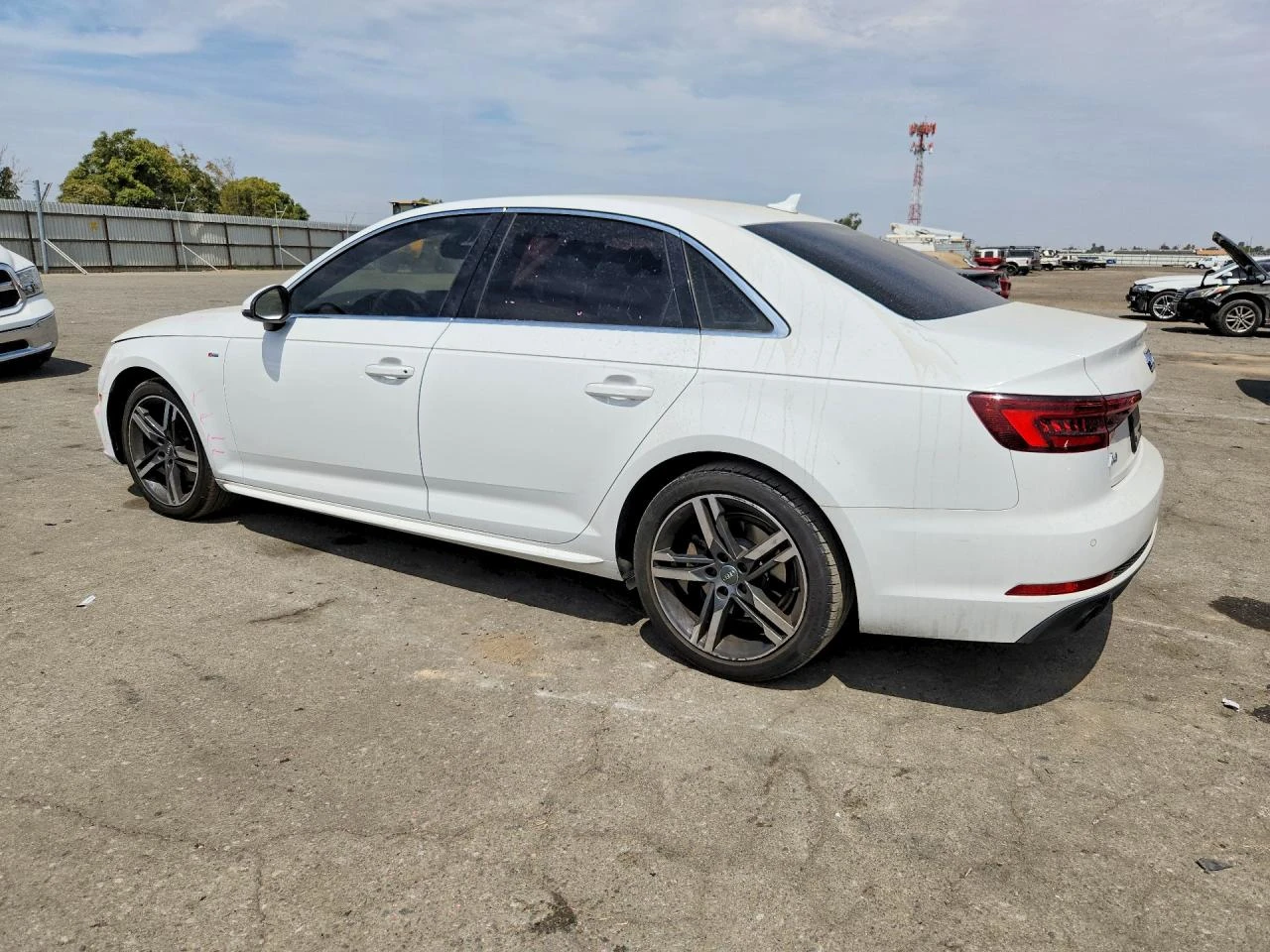 Audi A4 PREMIUM PLUS| BANG&OLUFSEN| KEYLESS| , снимка 4 - Автомобили и джипове - 56003814